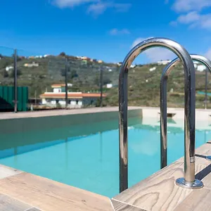 https://dejablue-villa-rural-junto-al-mar-y-la-montaa.in-canary-islands.com